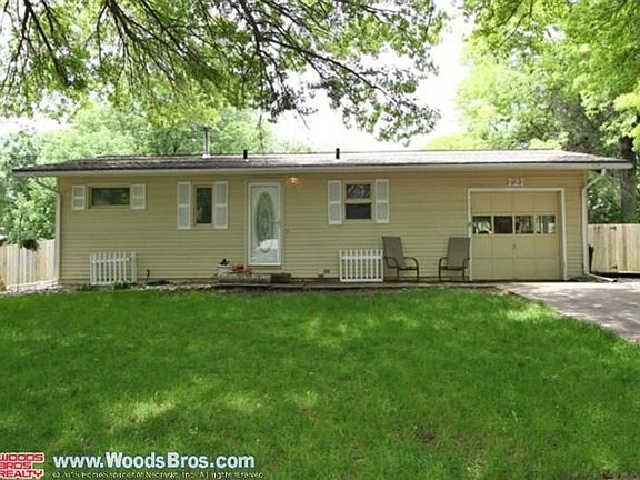 2nd image of 727 Dale Dr