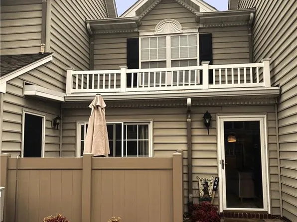 605 Waters Edge Ln, Suffolk, VA 23435