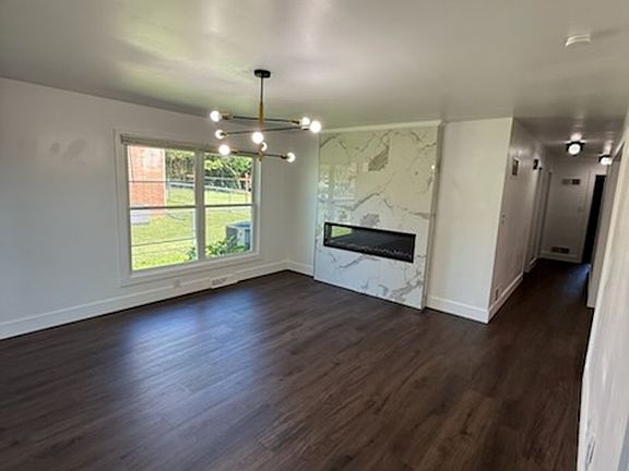 5th image of 135 Grandview Ave