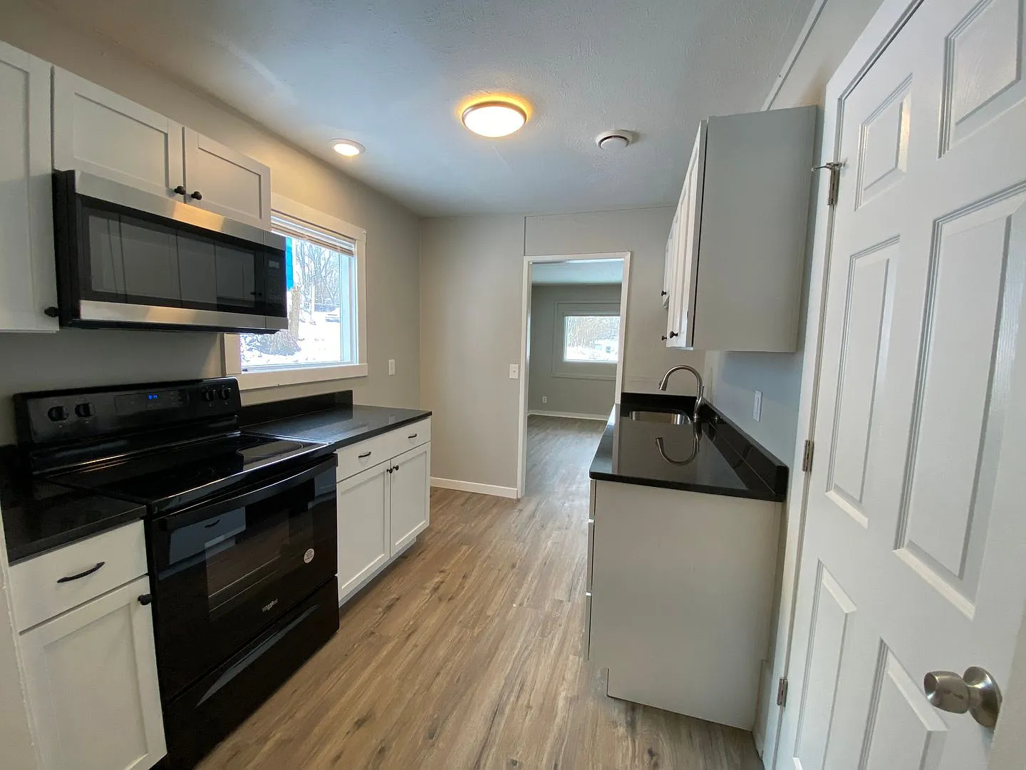 Charming 2 Bed 1 Bath — Photo 4