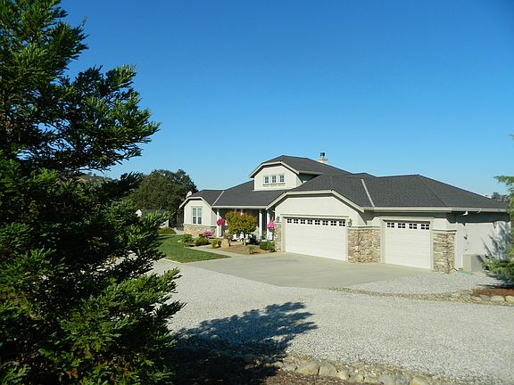 3rd image of 390 Bridlewood Ln
