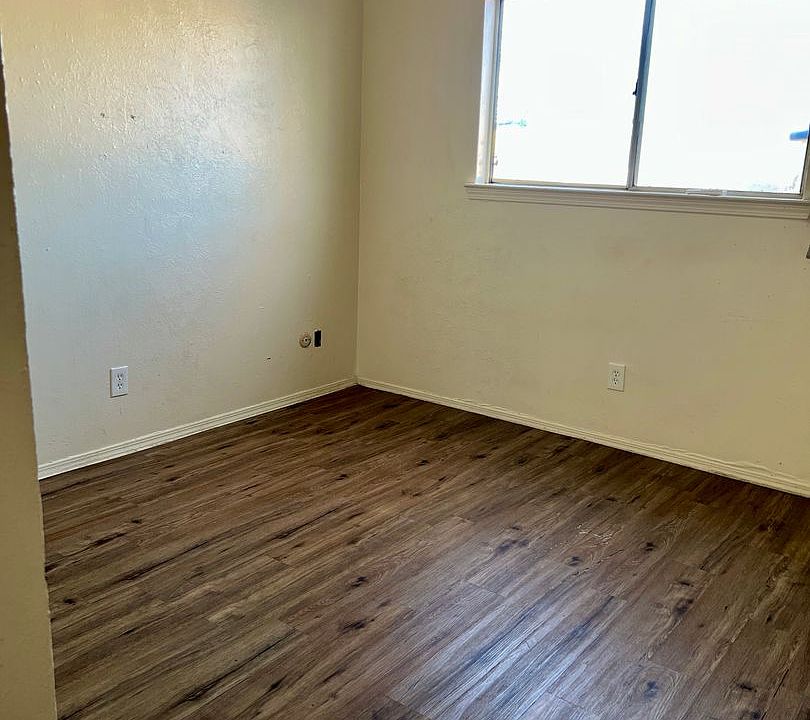 2nd image of 7301 Zuni Rd SE APT D