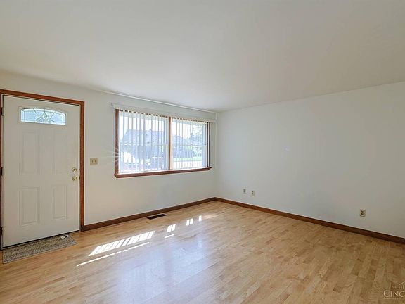 4th image of 3245 River Rd