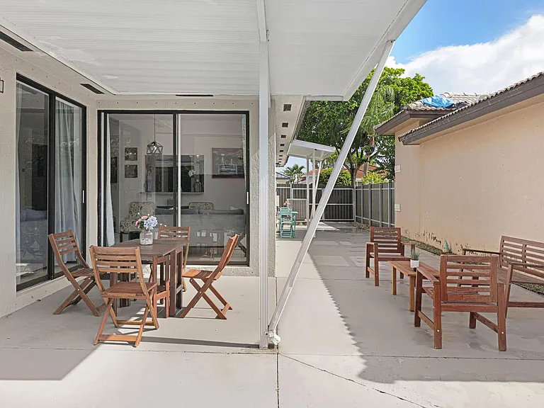 16082 SW 68th Ter — Photo 20