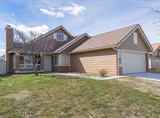 5220 Sunburst Dr, Palmdale, CA 93552