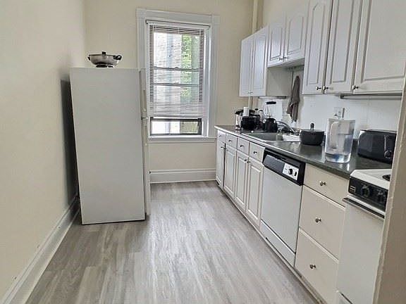 395 Harvard #2 Brookline - Coolidge Corner Unit Photo 3
