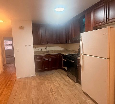 3rd image of 42-44 Elbertson St Floor 2