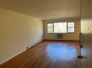 279 Willow St #279A, Teaneck, NJ 07666