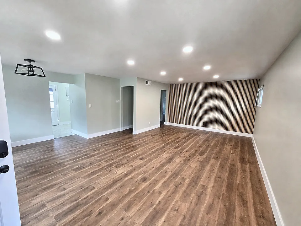 2514 Ingleside Dr
