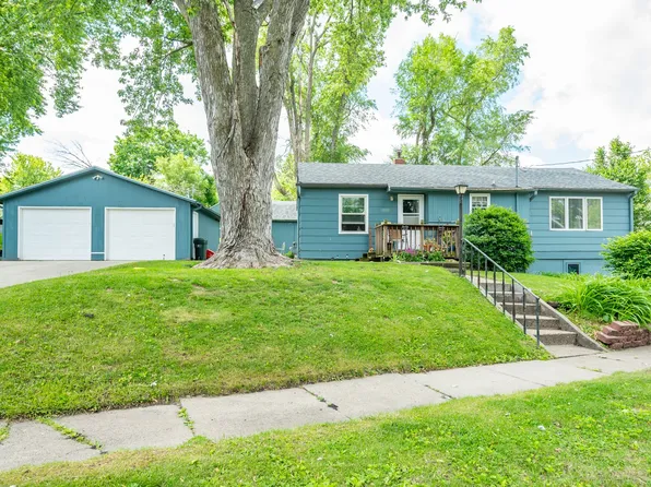 1309 Glenway Dr, Newton, IA 50208