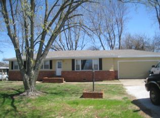 218 S Farmer Rd, Willard, MO 65781