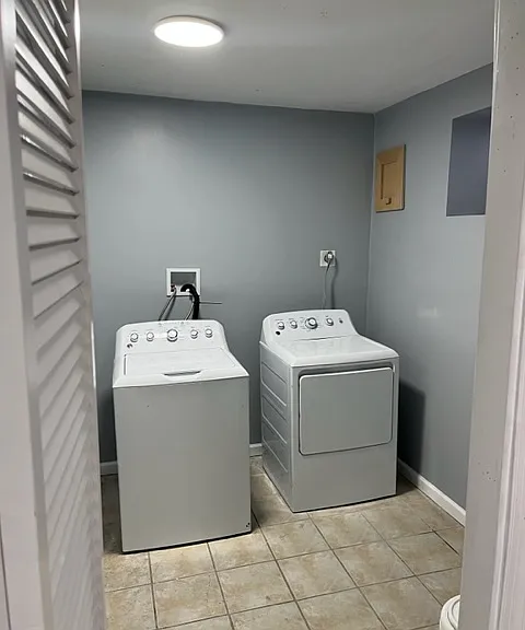 1638 Forest Park Dr — Photo 2