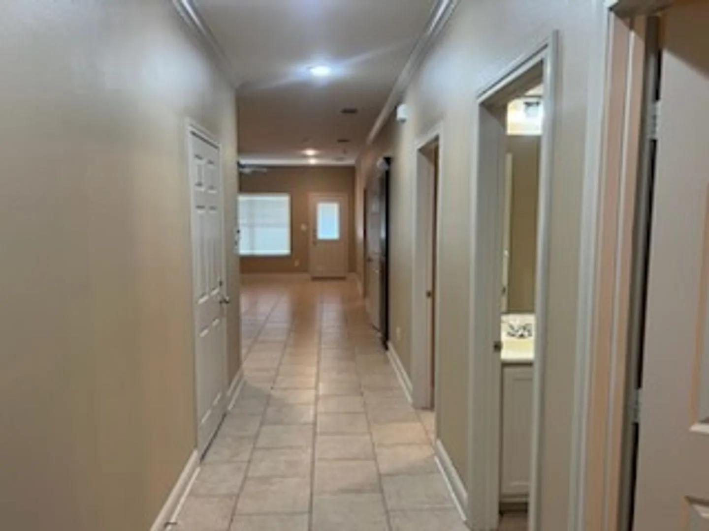 3923 Mobley Circle — Photo 2