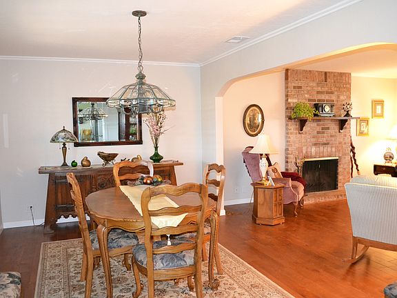 4th image of 6607 Moraga Dr