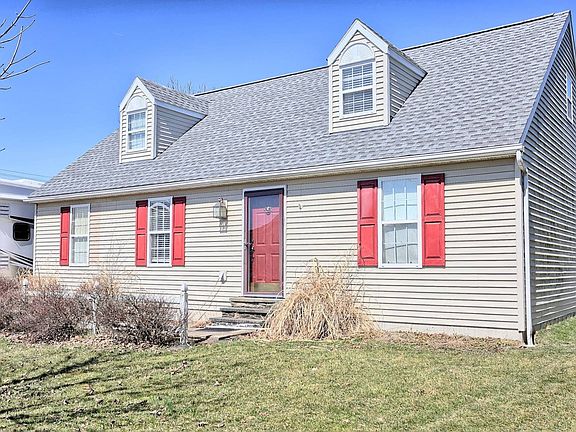 2nd image of 26 Meadow Ln