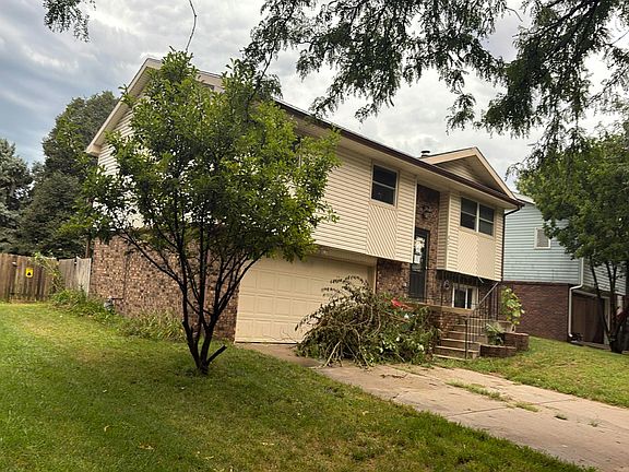 3rd image of 821 W South St