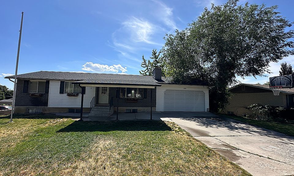 1st image of 500 S Pleasant Dr