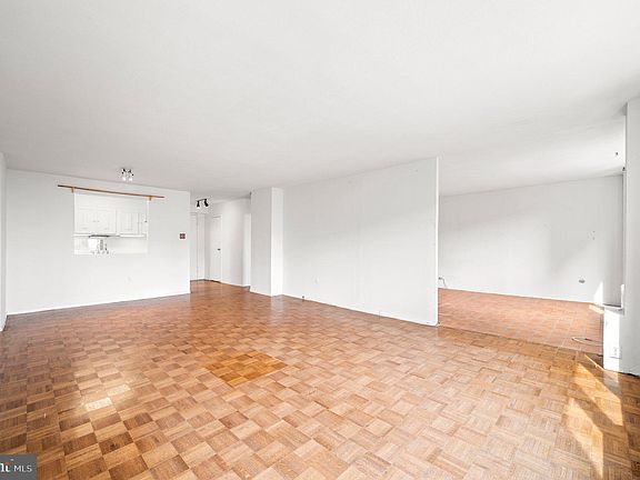 5th image of 1901 John F Kennedy Blvd APT 2915