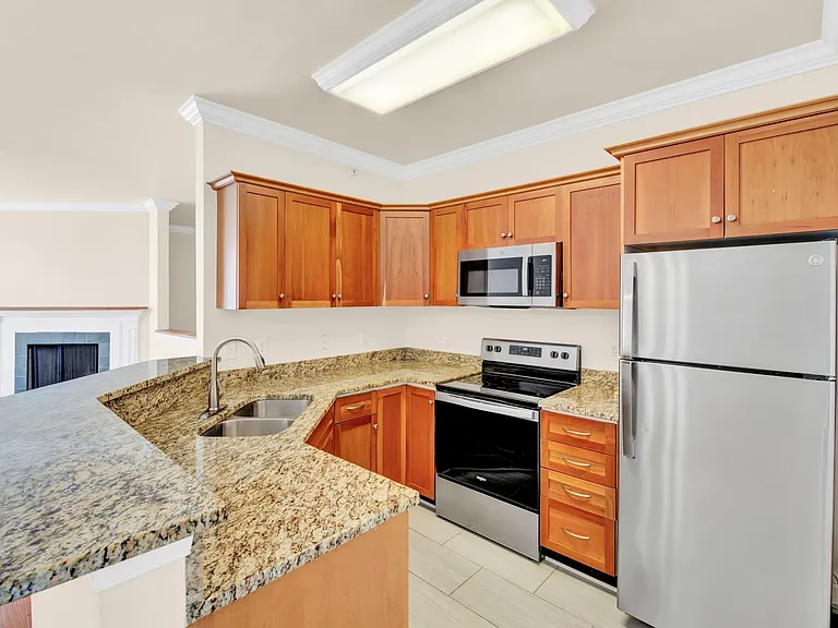1312 Silverbell Ct — Photo 5
