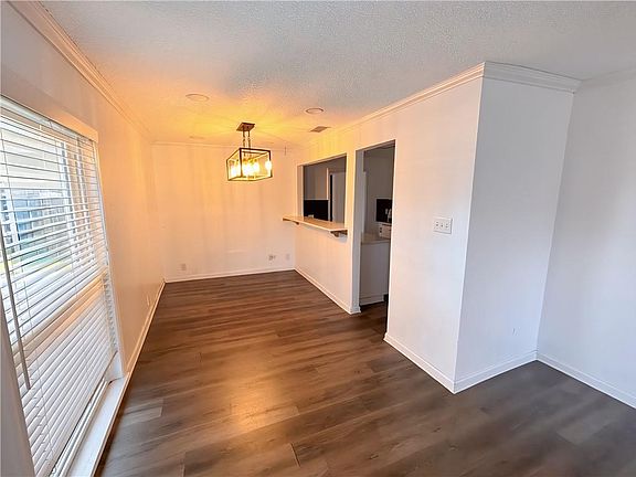 5th image of 440 W Butterfly Cir