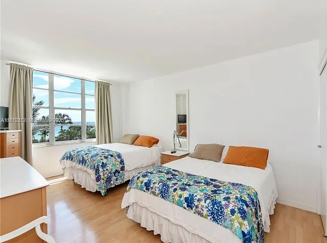 5151 Collins Ave — Photo 7