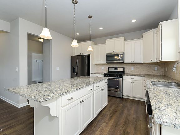 3rd image of 7257 Waltham Dr