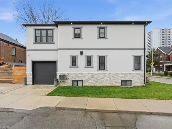 109 Ray St N, Hamilton, ON L8R 2Y1