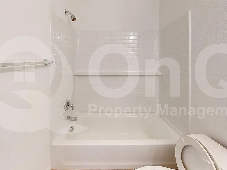 882 Breakwater Dr — Photo 16