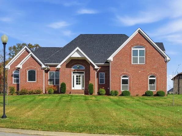 1027 Founders Ln, Portland, TN 37148