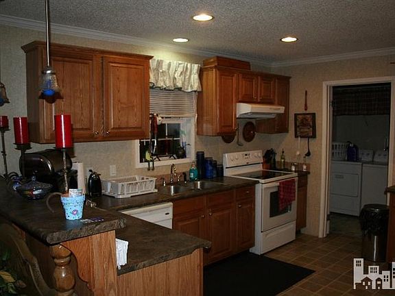 3rd image of 9719 Graham Dr