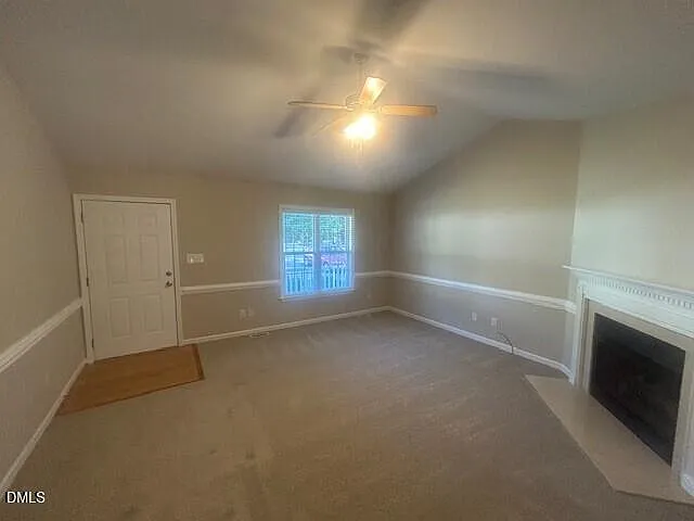3 bed, 2.0 bath, 1293 sqft, $1,700 — Photo 2
