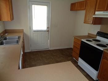 3rd image of 2628 Meadow Knoll Dr