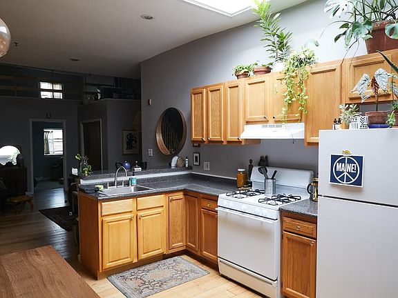 4th image of 2457 Frankford Ave #2R