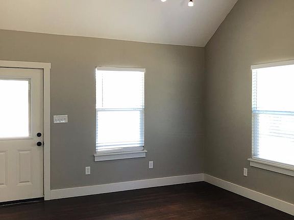 5th image of 609 Altgelt St