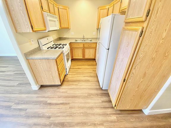4th image of 2040 Betty Davis St