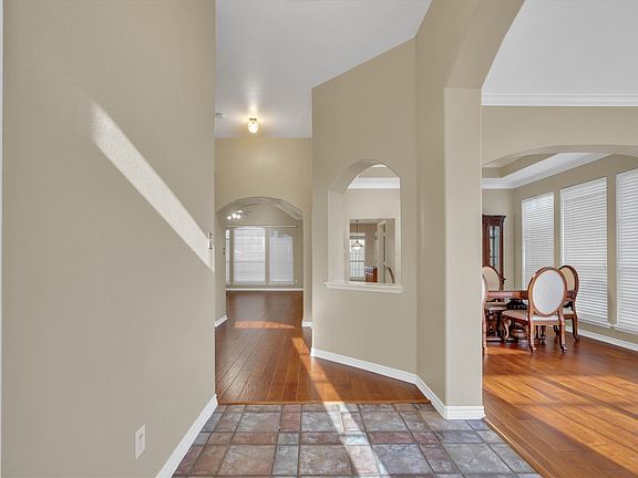 5th image of 4213 Forestedge Dr
