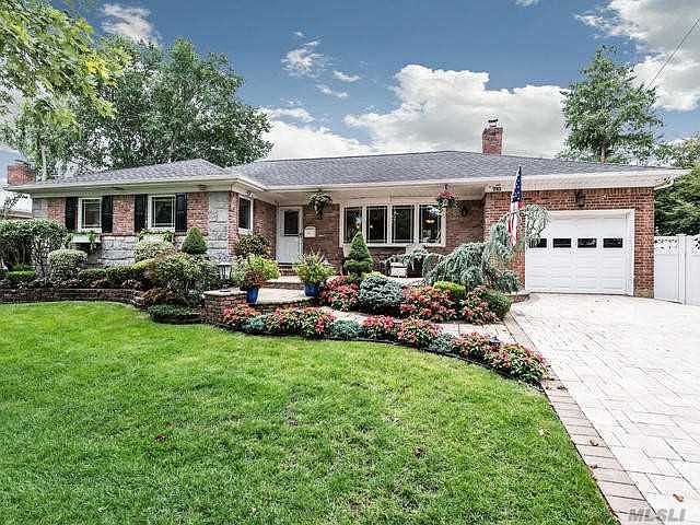 1st image of 751 Kensington Dr
