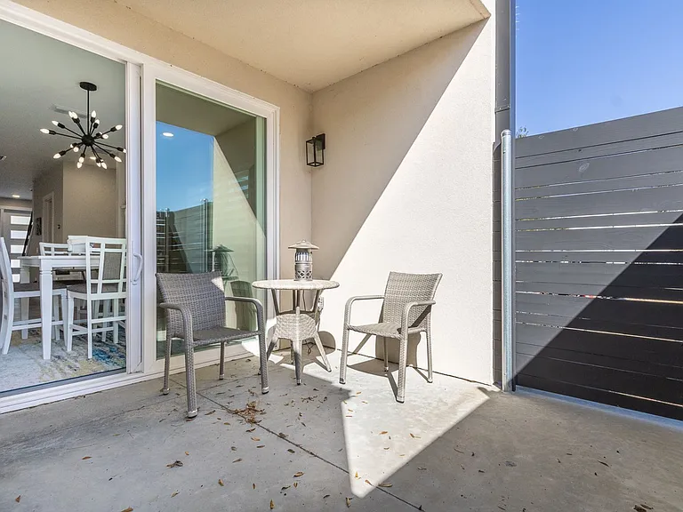 3349 SW 50th Dr — Photo 15