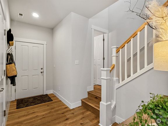 5th image of 2928 84th Ave NE