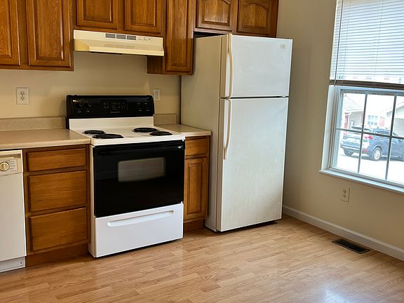 5th image of 417 Fairgrounds Rd #15
