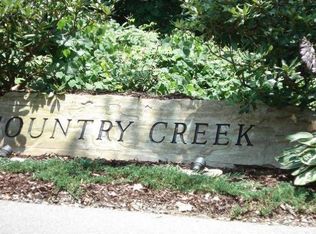 37 Hillcreek Dr, Asheville, NC 28804