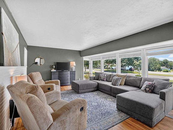 3rd image of 1503 Hammond Ave