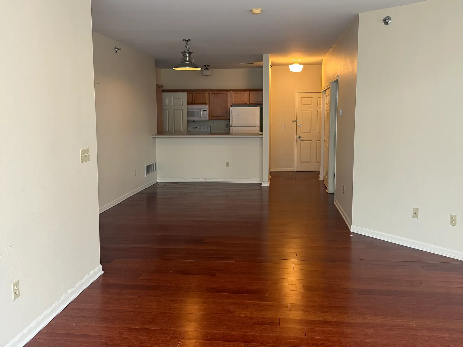 2 bed, 1269 sqft, $1,995 — Photo 1