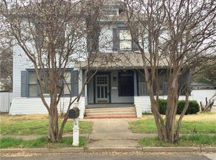 514 Featherston St, Cleburne, TX 76033