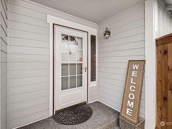 2nd image of 4529 Remington Lane SE