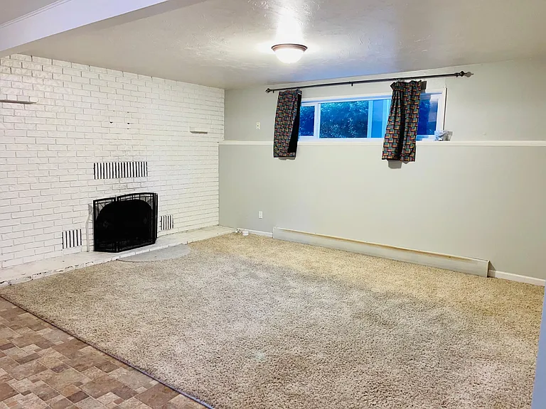W 19th St — Photo 2