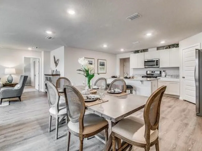721 Quintana St — Photo 9