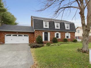 1205 Mockingbird Ln, Mount Vernon, IN 47620