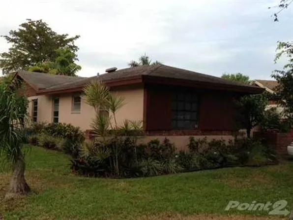 2118 Nova Village Dr, Fort Lauderdale, FL 33317
