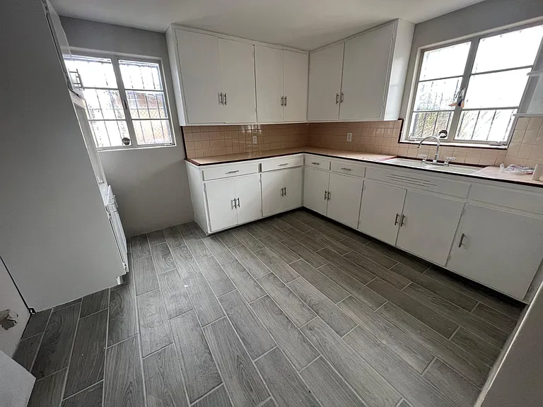 315 E Grant Rd #A — Photo 4